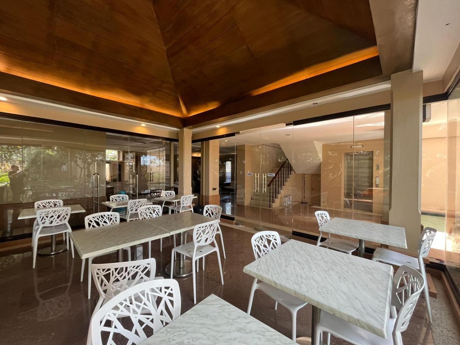 Coralpoint Gardens Suites & Residences Lapu-Lapu City Exterior photo